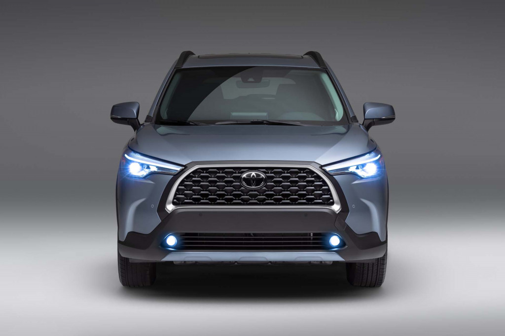 2022 Toyota Corolla Cross squeezes into small SUV lineup